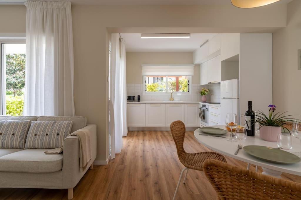 Cozy Nerina Cottage At Harbour Pafos Dış mekan fotoğraf